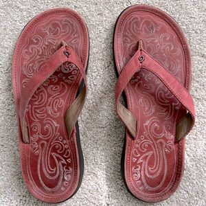 Women’s Olukai sandals pink